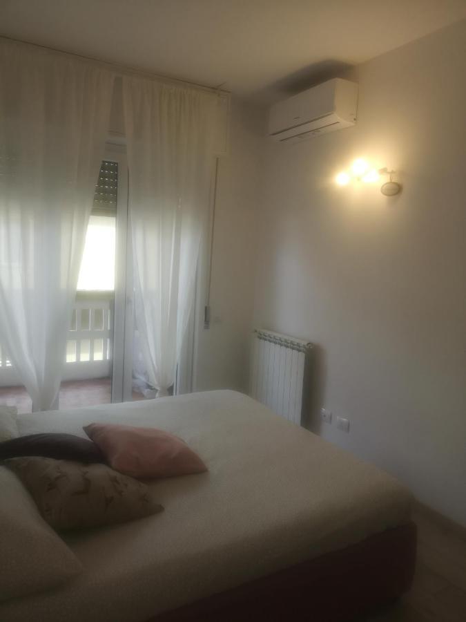 Monica'S Apartment Марина ди Карара Екстериор снимка