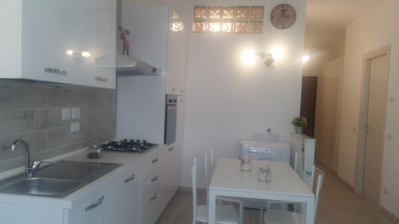 Monica'S Apartment Марина ди Карара Екстериор снимка