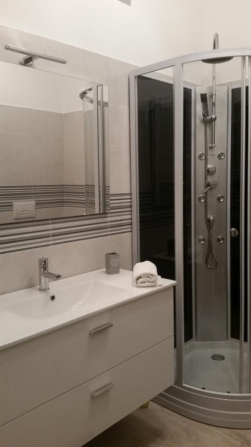 Monica'S Apartment Марина ди Карара Екстериор снимка
