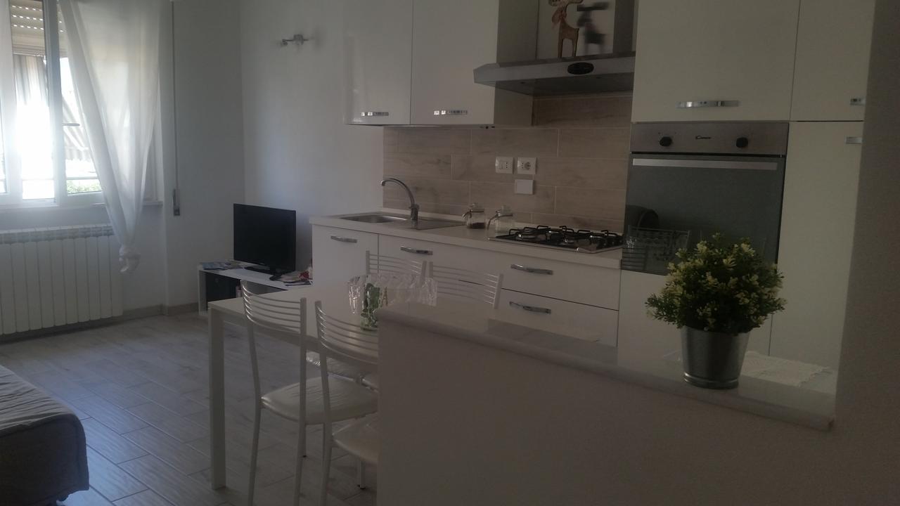 Monica'S Apartment Марина ди Карара Екстериор снимка